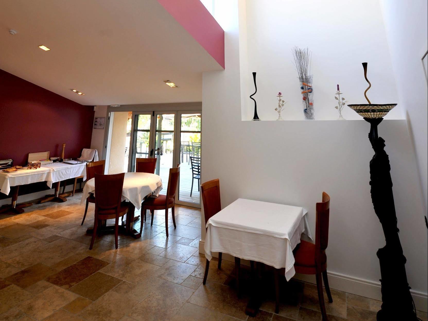 依皮克尔瑞Spa酒店餐厅 Saint-Pey-de-Castets 外观 照片